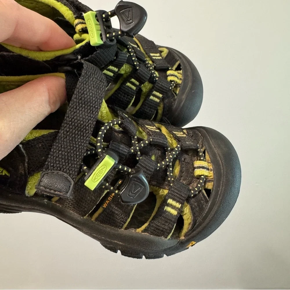 Keen Little Kids Newport H2 Sandals Size 9 - Picture 4 of 5